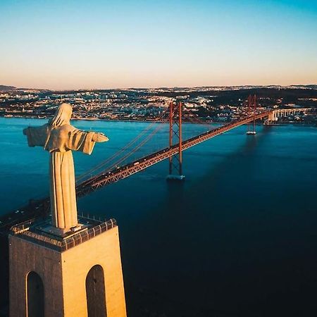 Lisbon Tagus River - ألمادا المظهر الخارجي الصورة
