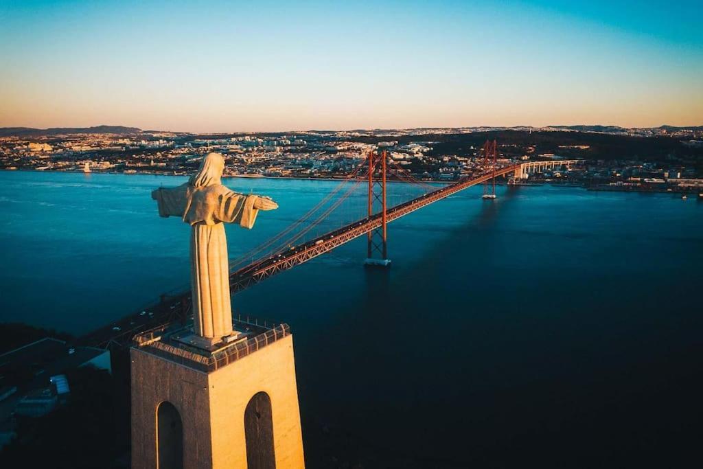 Lisbon Tagus River - ألمادا المظهر الخارجي الصورة